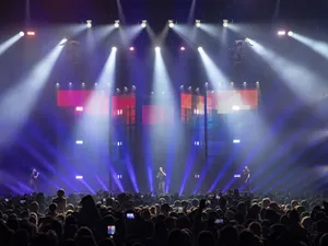 Robe Moving Lights Rise Up for Soprano Phoenix Tour