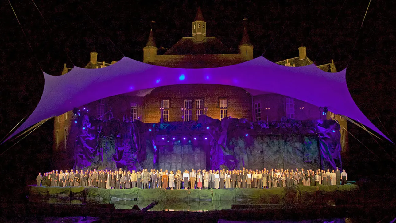 Robe Highlights Royalty